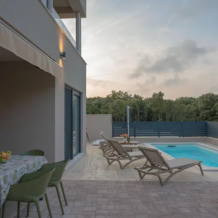 Дом отдыха New Amazing House With Pool
